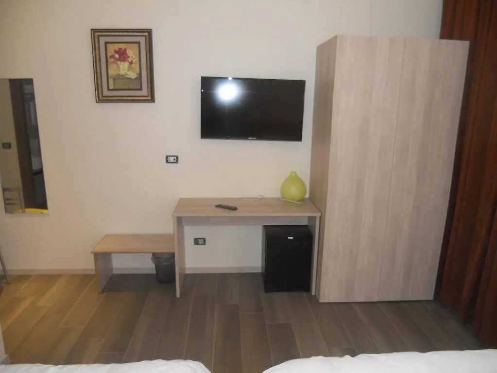 ***  Igiban Hotel Milánó Olaszország